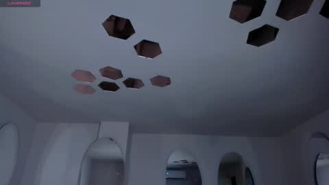 Danna Cruz  online show from 11.09.25