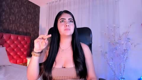 Snapshot of dannastaar chatting on 12.21.24 Danna online show from 12.21.24