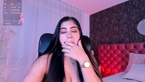 Snapshot of dannastaar chatting on 02.03.25 Danna online show from 02.03.25