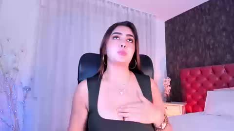 Snapshot of dannastaar chatting on 09.10.25 Danna online show from 09.10.25