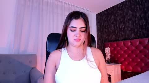 Snapshot of dannastaar chatting on 09.25.25 Danna online show from 09.25.25