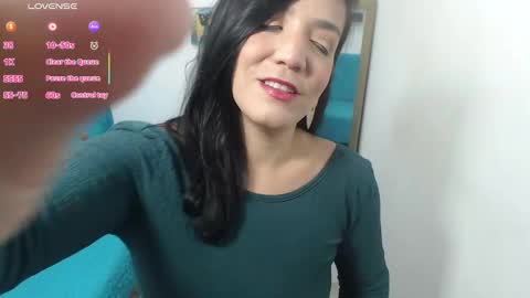 Snapshot of dannazuluaga chatting on 09.22.25 Danna online show from 09.22.25