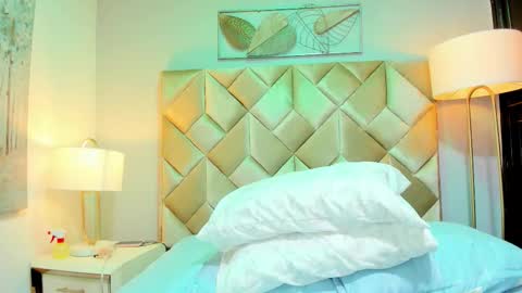 danniakross online show from 09.27.25