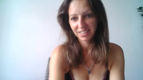Snapshot of dannica1 chatting on 09.10.25 dannica1 online show from 09.10.25