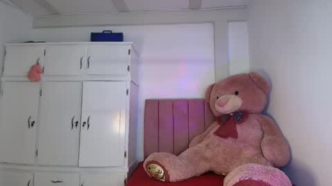 Snapshot of danny_cam1423 chatting on 02.26.25 danny_cam1423 online show from 02.26.25