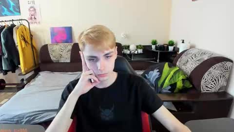 Snapshot of danny_fox888 chatting on 09.16.25 Daniel online show from 09.16.25