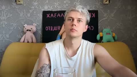 Snapshot of danny_love01 chatting on 06.23.26 danny online show from 06.23.26