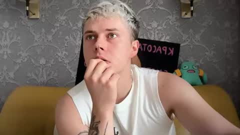 Snapshot of danny_love01 chatting on 07.14.26 danny online show from 07.14.26