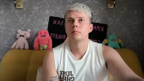 Snapshot of danny_love01 chatting on 07.23.26 danny online show from 07.23.26