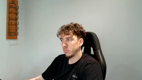 Snapshot of dannythreeyway chatting on 09.09.25 DannyThreeWay online show from 09.09.25