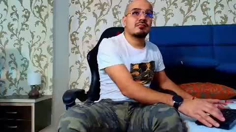 Snapshot of dante_goldt chatting on 06.11.26 Dante online show from 06.11.26