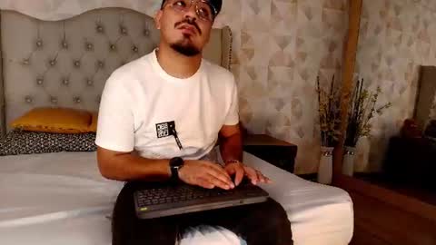 Snapshot of dante_goldt chatting on 06.19.26 Dante online show from 06.19.26