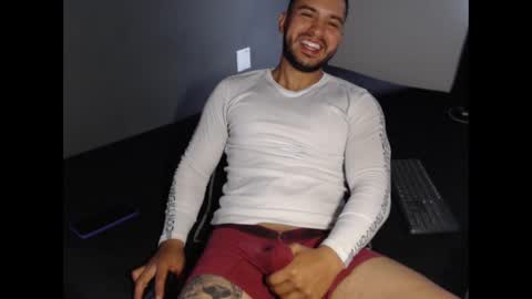 Snapshot of dantebrown1 chatting on 09.30.25 dantebrown1 online show from 09.30.25
