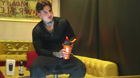 Snapshot of dantecoppolaa chatting on 04.25.26 Dante coppola online show from 04.25.26