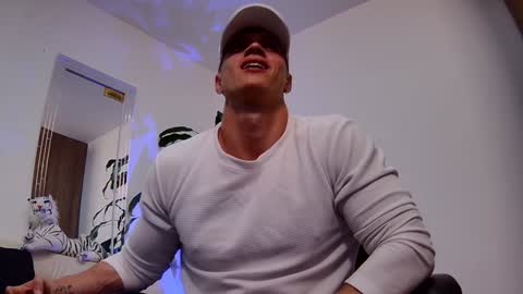 Snapshot of dantecummingss chatting on 12.13.24 Dante online show from 12.13.24