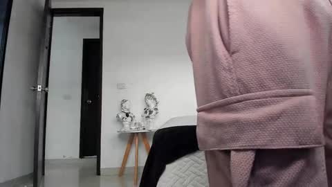 Snapshot of dantecummingss chatting on 11.05.25 Dante online show from 11.05.25