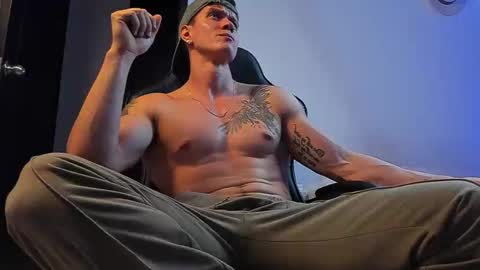 Snapshot of dantecummingss chatting on 11.06.25 Dante online show from 11.06.25