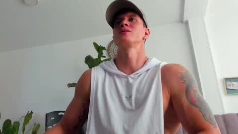 Snapshot of dantecummingss chatting on 12.17.25 Dante online show from 12.17.25