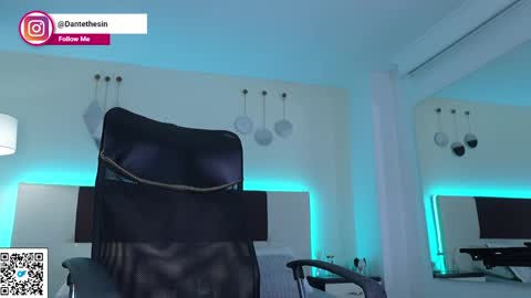 Snapshot of danteestone chatting on 04.29.26 Dante online show from 04.29.26