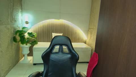 Dany online show from 11.27.25