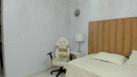 Daphne online show from 01.19.25