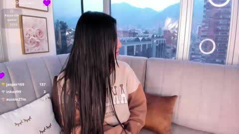 Snapshot of daphne_chers chatting on 02.14.25 daphne_chers online show from 02.14.25