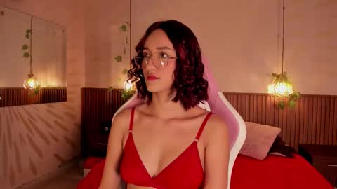 Daphne online show from 12.17.25