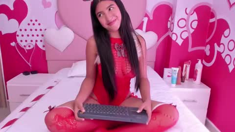 Snapshot of daphne_fox_ chatting on 12.24.24 Daphne online show from 12.24.24