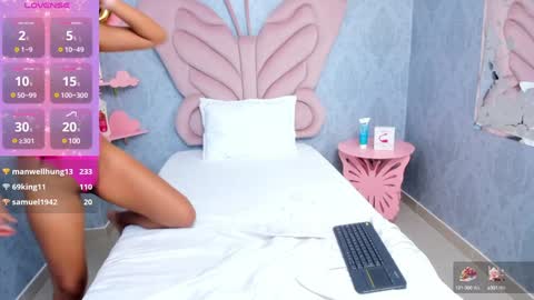 Snapshot of daphne_fox_ chatting on 12.26.24 Daphne online show from 12.26.24