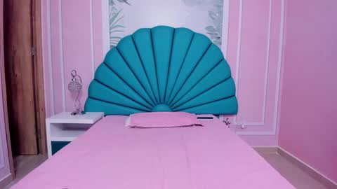 Snapshot of daphne_fox_ chatting on 01.12.25 Daphne online show from 01.12.25