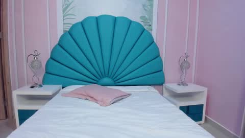 Snapshot of daphne_fox_ chatting on 02.19.25 Daphne online show from 02.19.25