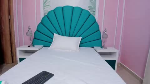 Snapshot of daphne_fox_ chatting on 02.22.25 Daphne online show from 02.22.25