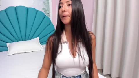 Snapshot of daphne_fox_ chatting on 03.01.25 Daphne online show from 03.01.25