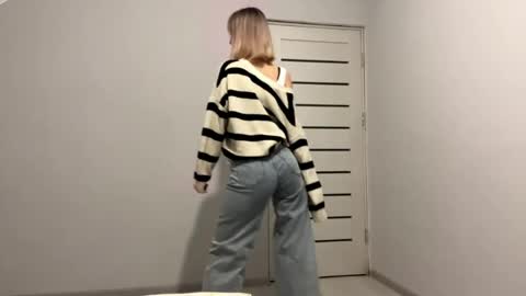 Monika online show from 04.08.26