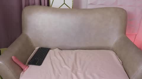 Daphne online show from 02.12.25