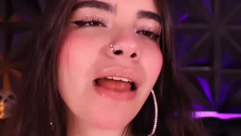 Daphne online show from 10.29.25