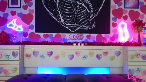 Daphne Madison online show from 02.21.25