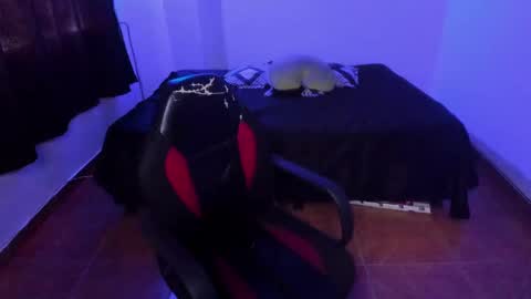 Snapshot of daphnepurple chatting on 12.05.24 DAPHNE online show from 12.05.24