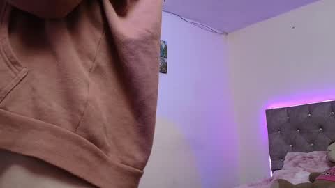 Snapshot of daphnepurple chatting on 12.21.24 DAPHNE online show from 12.21.24