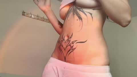 Snapshot of daphnepurple chatting on 01.16.25 DAPHNE online show from 01.16.25