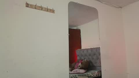 Snapshot of daphnepurple chatting on 01.31.25 DAPHNE online show from 01.31.25