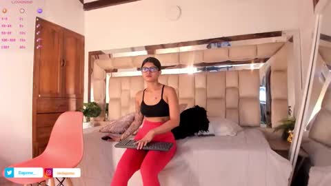Daphne online show from 10.16.25