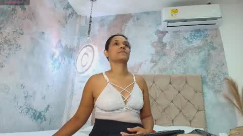 darcymoore_ online show from 10.05.25