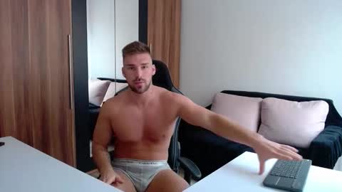 darius_94 online show from 09.30.25