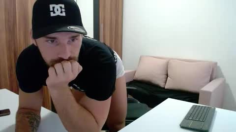 darius_94 online show from 10.15.25