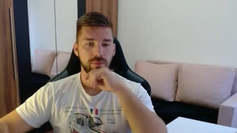 darius_94 online show from 10.22.25