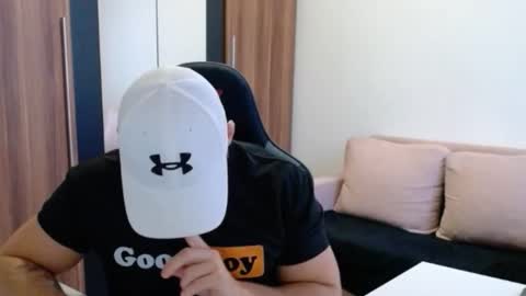 darius_94 online show from 11.23.25