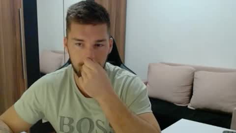 darius_94 online show from 11.25.25