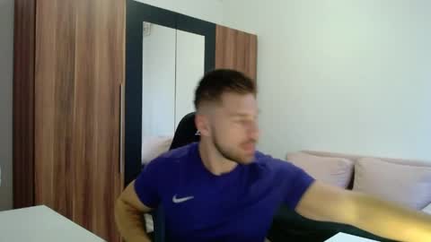 darius_94 online show from 04.15.26