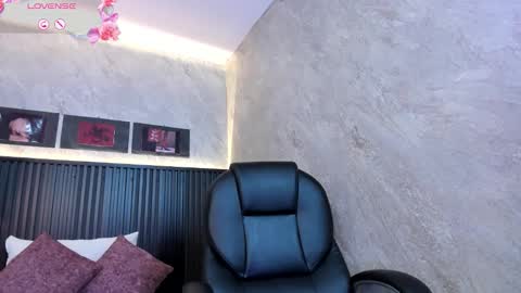 Snapshot of dark__nymph chatting on 09.12.25 Dark online show from 09.12.25